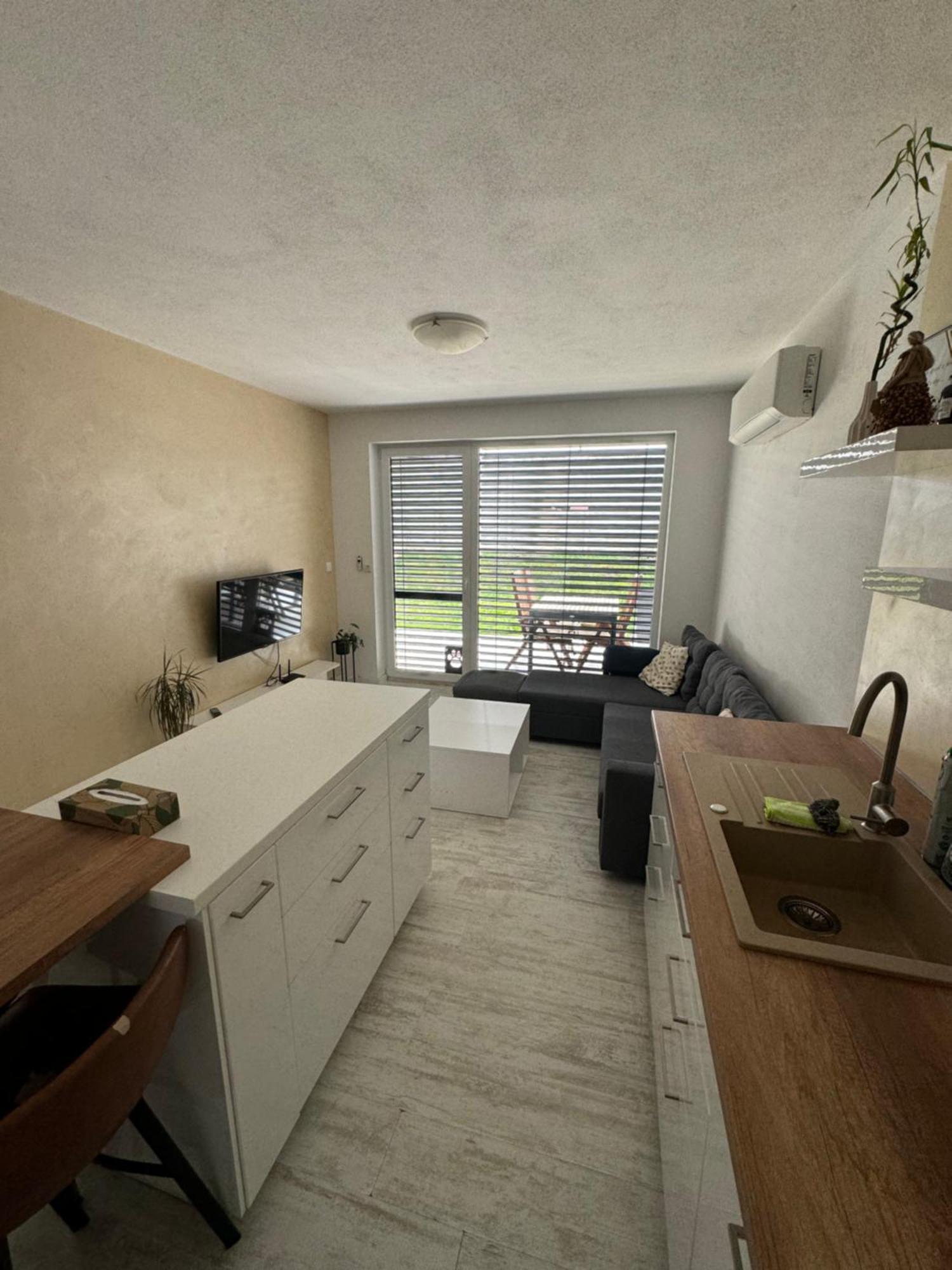 סנץ Sunny Apartment On The Lakes מראה חיצוני תמונה